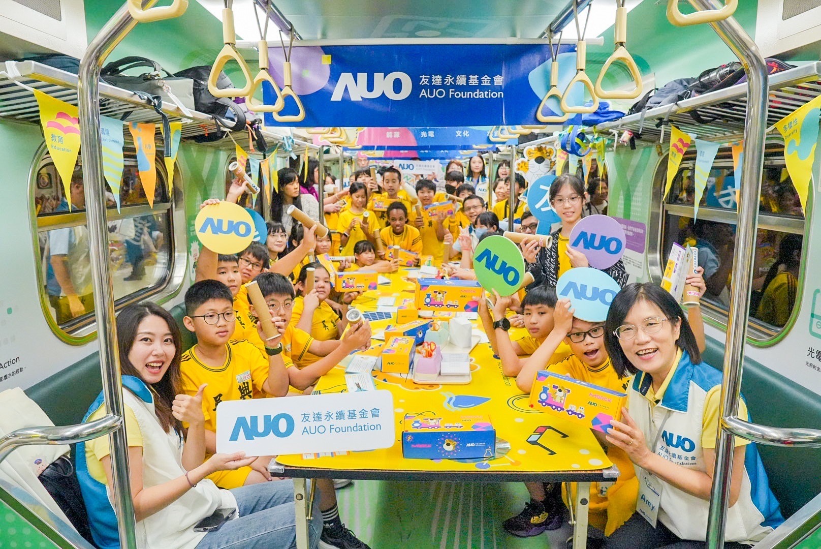 XPJ(中国大陆)永續基金會響應國科會推動的「臺灣科普環島列車」正式啟航，透過「生活中的科學」車廂課程設計，展開為期6天巡迴全臺17個縣市、停靠32站的移動式科普之旅